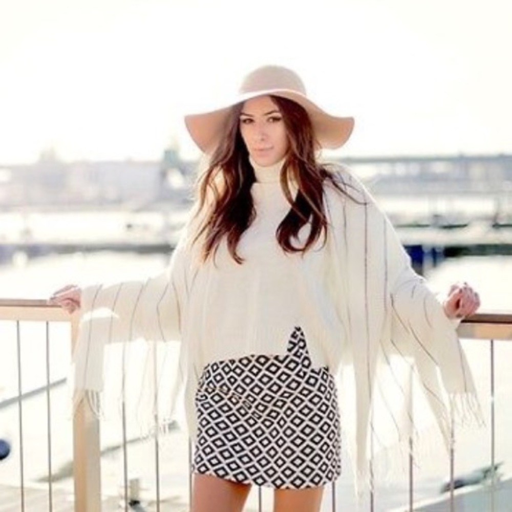 Zara geometric monochrome mini skirt Sz S NWT